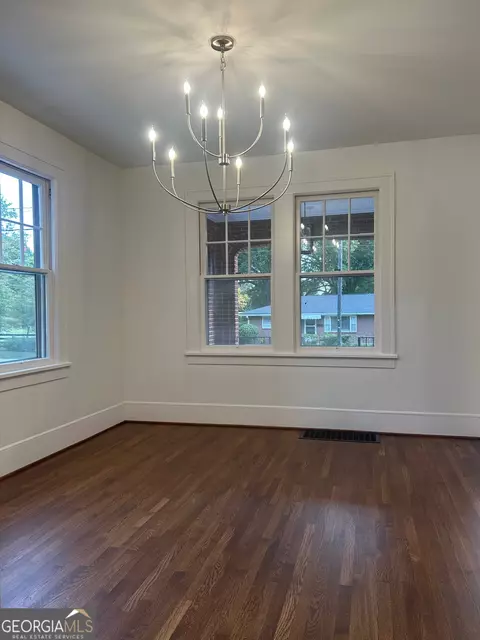 Dining - 418 E 8th St SE, Rome, GA 30161 photo 1 of 1