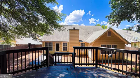 Exterior - 328 Fallview Dr, Mcdonough, GA 30253 photo 5 of 11
