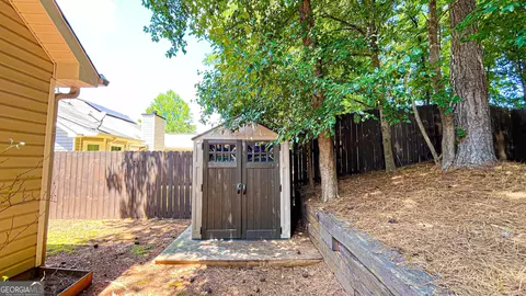 Exterior - 328 Fallview Dr, Mcdonough, GA 30253 photo 7 of 11