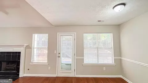 Living - 328 Fallview Dr, Mcdonough, GA 30253 photo 4 of 5