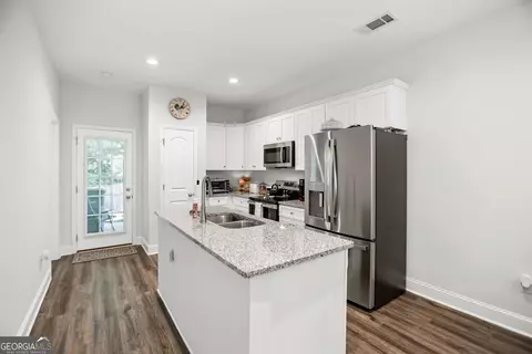 Kitchen - 101 Lenox Cir, Lagrange, GA 30241 photo 1 of 2