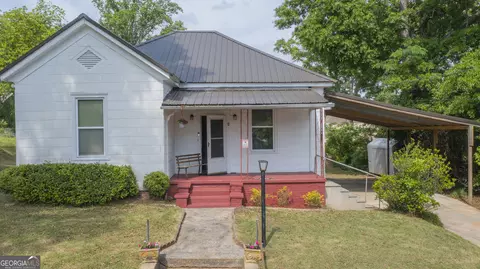 4 Perkins St, Manchester, GA 31816