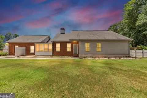270 Woodgate Dr, Fayetteville, GA 30214
