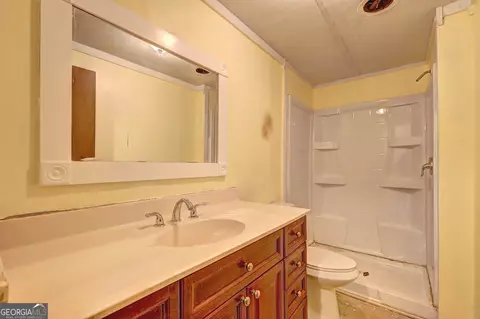 Bath - 231 Norfolk Dr, Hampton, GA 30228 photo 1 of 5