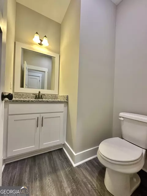 Bath - 1611 Gratis Rd, Monroe, GA 30656 photo 1 of 10