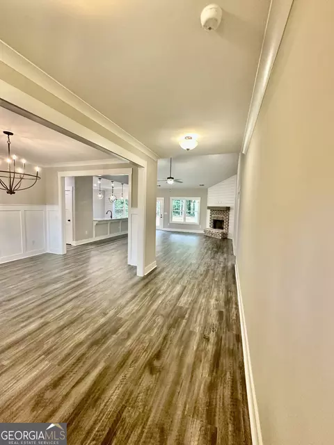 Entry Way - 1611 Gratis Rd, Monroe, GA 30656 photo 2 of 3