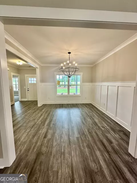 Dining - 1611 Gratis Rd, Monroe, GA 30656 photo 1 of 3