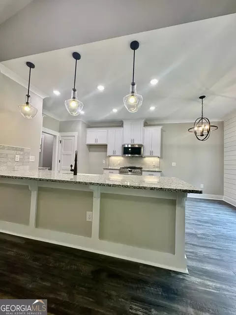 Kitchen - 1611 Gratis Rd, Monroe, GA 30656 photo 3 of 9