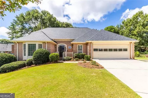 215 Stepping Stone Dr, Alpharetta, GA 30004