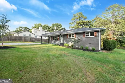 6113 Dodgen Rd, Mableton, GA 30126