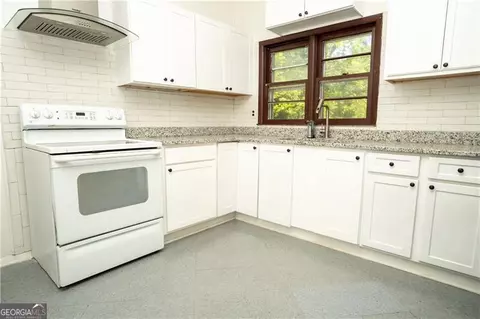Kitchen - 305 Wolfe St, Dublin, GA 31021 photo 2 of 2