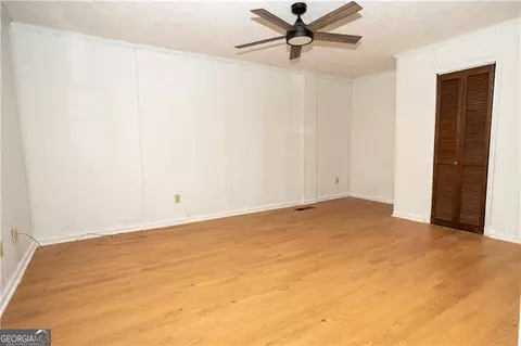 Living - 305 Wolfe St, Dublin, GA 31021 photo 8 of 8