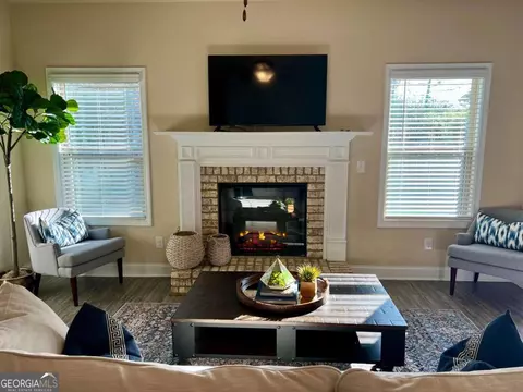 Living - 5631 Laney Dr, Rex, GA 30273 photo 2 of 3