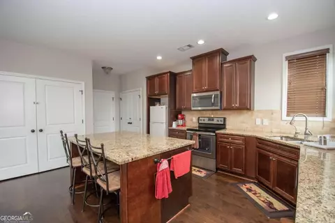 Kitchen - 379 Linman Dr, Lagrange, GA 30241 photo 2 of 4