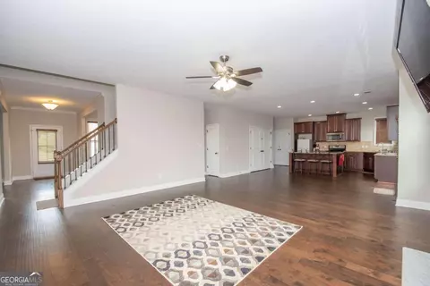 Living - 379 Linman Dr, Lagrange, GA 30241 photo 2 of 7