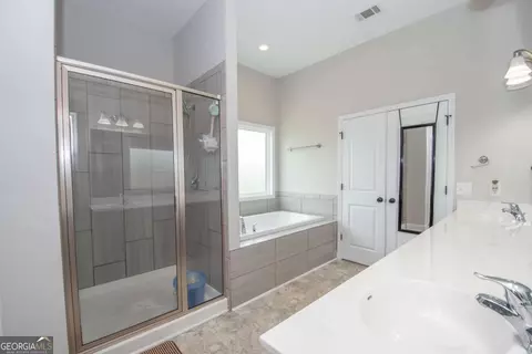 Bath - 379 Linman Dr, Lagrange, GA 30241 photo 2 of 2
