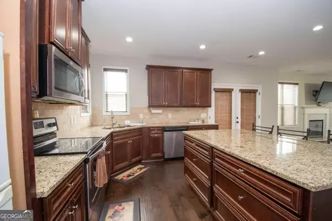 Kitchen - 379 Linman Dr, Lagrange, GA 30241 photo 4 of 4