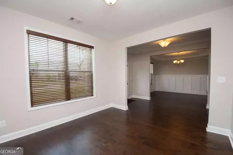 Living - 379 Linman Dr, Lagrange, GA 30241 photo 6 of 7