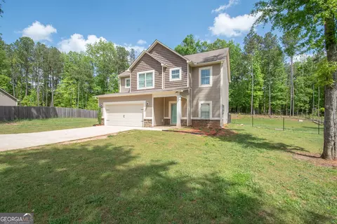 157 Amhurst Cir, West Point, GA 31833
