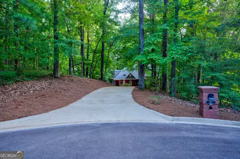 Exterior - 103 Stratford Pl, Lagrange, GA 30241 photo 3 of 5