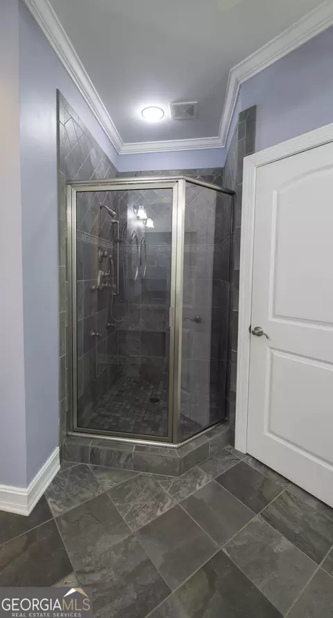 Bath - 103 Stratford Pl, Lagrange, GA 30241 photo 3 of 4