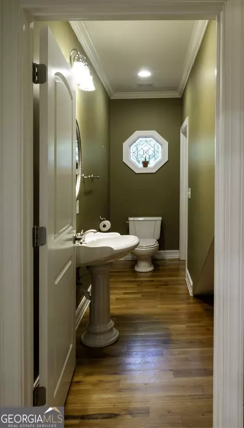 Bath - 103 Stratford Pl, Lagrange, GA 30241 photo 4 of 4