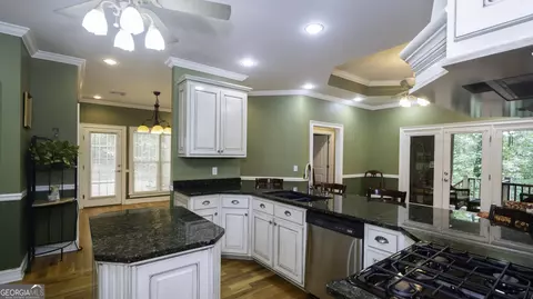 Kitchen - 103 Stratford Pl, Lagrange, GA 30241 photo 6 of 6