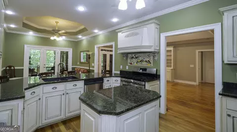 Kitchen - 103 Stratford Pl, Lagrange, GA 30241 photo 4 of 6