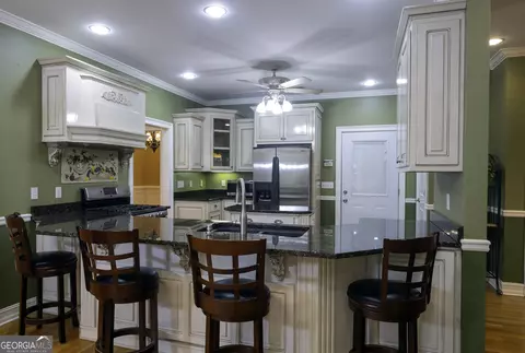 Kitchen - 103 Stratford Pl, Lagrange, GA 30241 photo 2 of 6