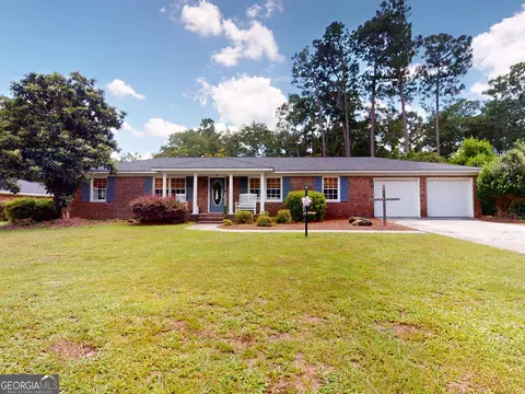 24 Golf Club Cir, Statesboro, GA 30458