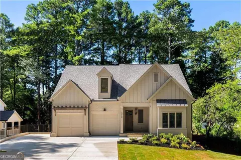 370 Chicopee Dr, Marietta, GA 30060