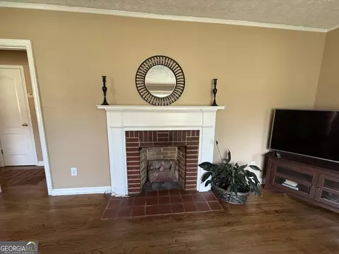Living - 109 Elm Dr, Lagrange, GA 30240 photo 3 of 3