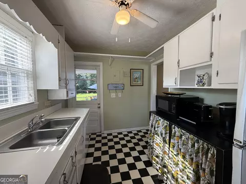Kitchen - 109 Elm Dr, Lagrange, GA 30240 photo 5 of 5