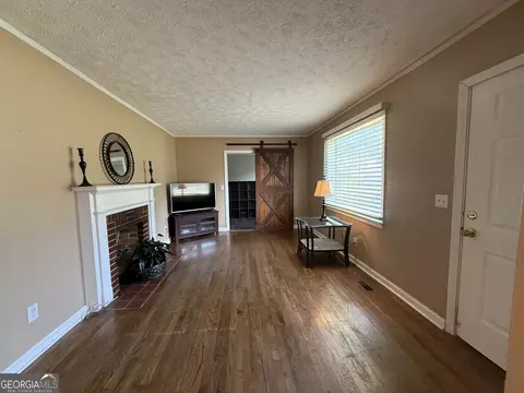 Living - 109 Elm Dr, Lagrange, GA 30240 photo 2 of 3