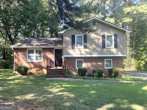 140 Triple Crown Ln, Ellenwood, GA 30294
