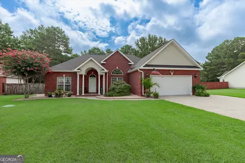 304 Ellicott Dr, Warner Robins, GA 31088