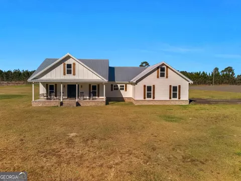 1651 Bennett Rd, Waycross, GA 31503