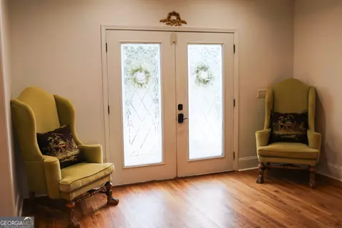 Entry Way - 1224 Walker Rd, Madison, GA 30650 photo 2 of 2