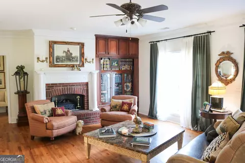 Living - 1224 Walker Rd, Madison, GA 30650 photo 2 of 5