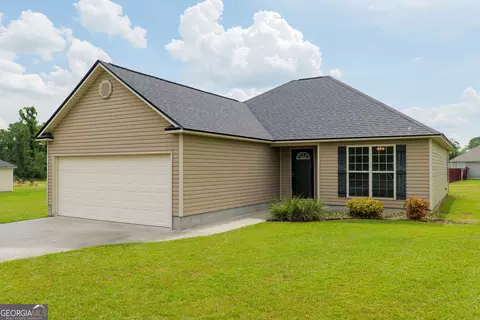 34 Palmetto Pines Ln, Ray City, GA 31645