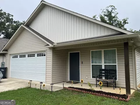 329 Almon St, Heflin, AL 36264