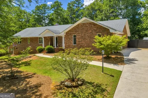 298 Lakeridge Ct, Macon, GA 31211