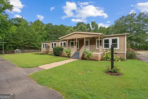 78 Thornton Ln, Grantville, GA 30220