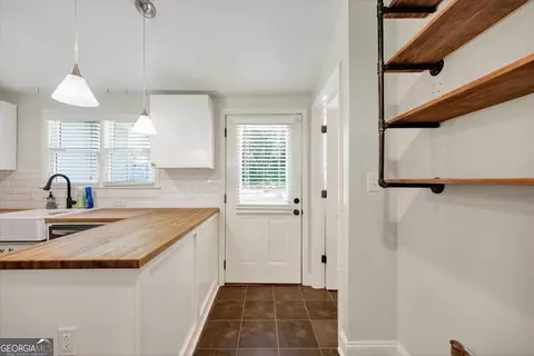 Entry Way - 1130 Ash St, Macon, GA 31201 photo 3 of 3