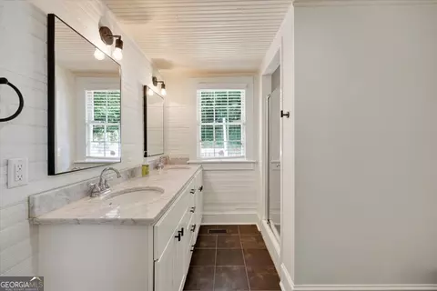 Bath - 1130 Ash St, Macon, GA 31201 photo 1 of 1