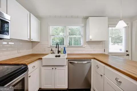 Kitchen - 1130 Ash St, Macon, GA 31201 photo 2 of 2