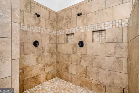 Bath - 804 Eggie Ct, Mcdonough, GA 30252 photo 1 of 3