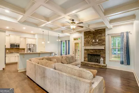 Living - 804 Eggie Ct, Mcdonough, GA 30252 photo 1 of 2
