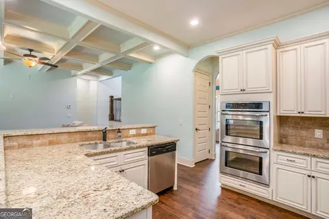 Kitchen - 804 Eggie Ct, Mcdonough, GA 30252 photo 3 of 4