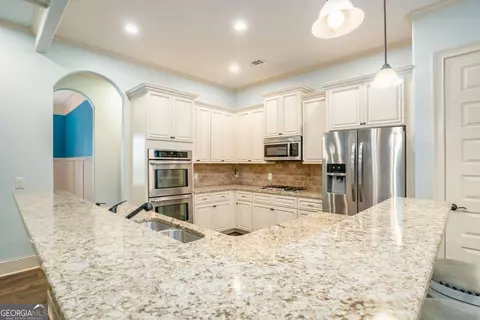 Kitchen - 804 Eggie Ct, Mcdonough, GA 30252 photo 2 of 4
